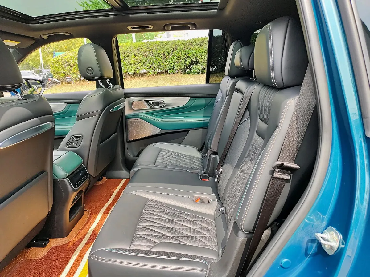 2022 GAC Trumpchi GS8 2.0T 252HP L4 8AT,autocango,china used car exporter,china ev exporter,chinese used car exporter,chinese used ev exporter