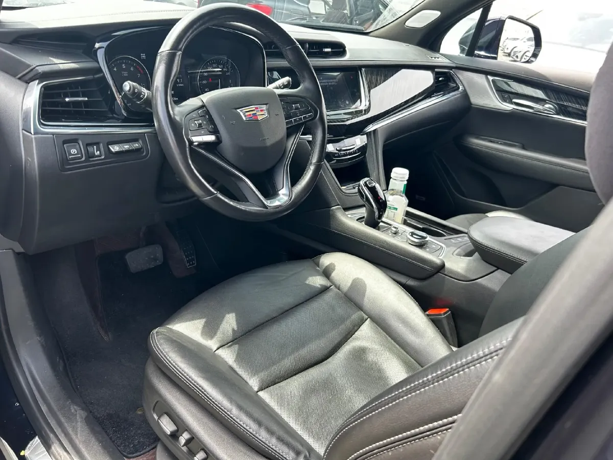 2022 Cadillac XT6 2.0T 237HP L4 9AT,autocango,china used car exporter,china ev exporter,chinese used car exporter,chinese used ev exporter