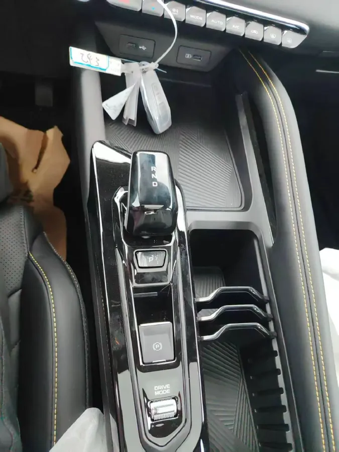 2025 Geely Coolray 1.5T 181HP L4 7DCT,autocango,china used car exporter,china ev exporter,chinese used car exporter,chinese used ev exporter