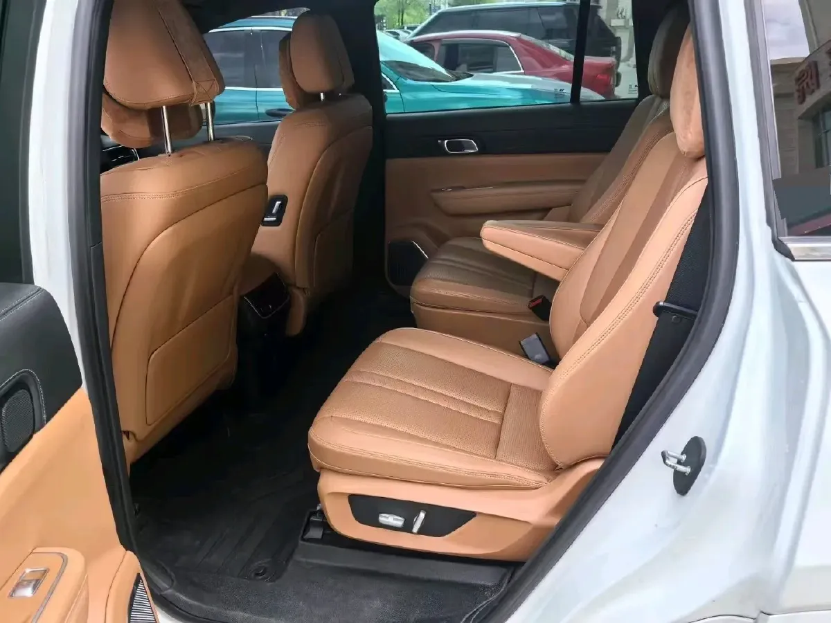 2020 Li ONE Range Extended 131HP REEV 40.5KWH,autocango,china used car exporter,china ev exporter,chinese used car exporter,chinese used ev exporter