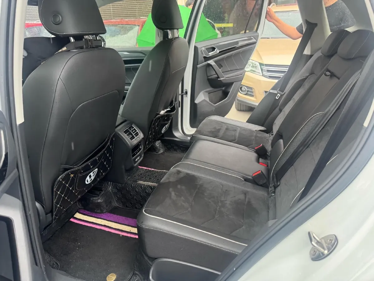 2021 Volkswagen Tayron 2.0T 220HP L4 7DCT,autocango,china used car exporter,china ev exporter,chinese used car exporter,chinese used ev exporter