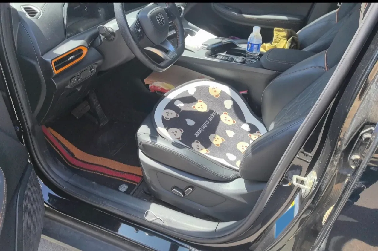 2022 ChangAn UNI-T 1.5T 188HP L4 7DCT,autocango,china used car exporter,china ev exporter,chinese used car exporter,chinese used ev exporter