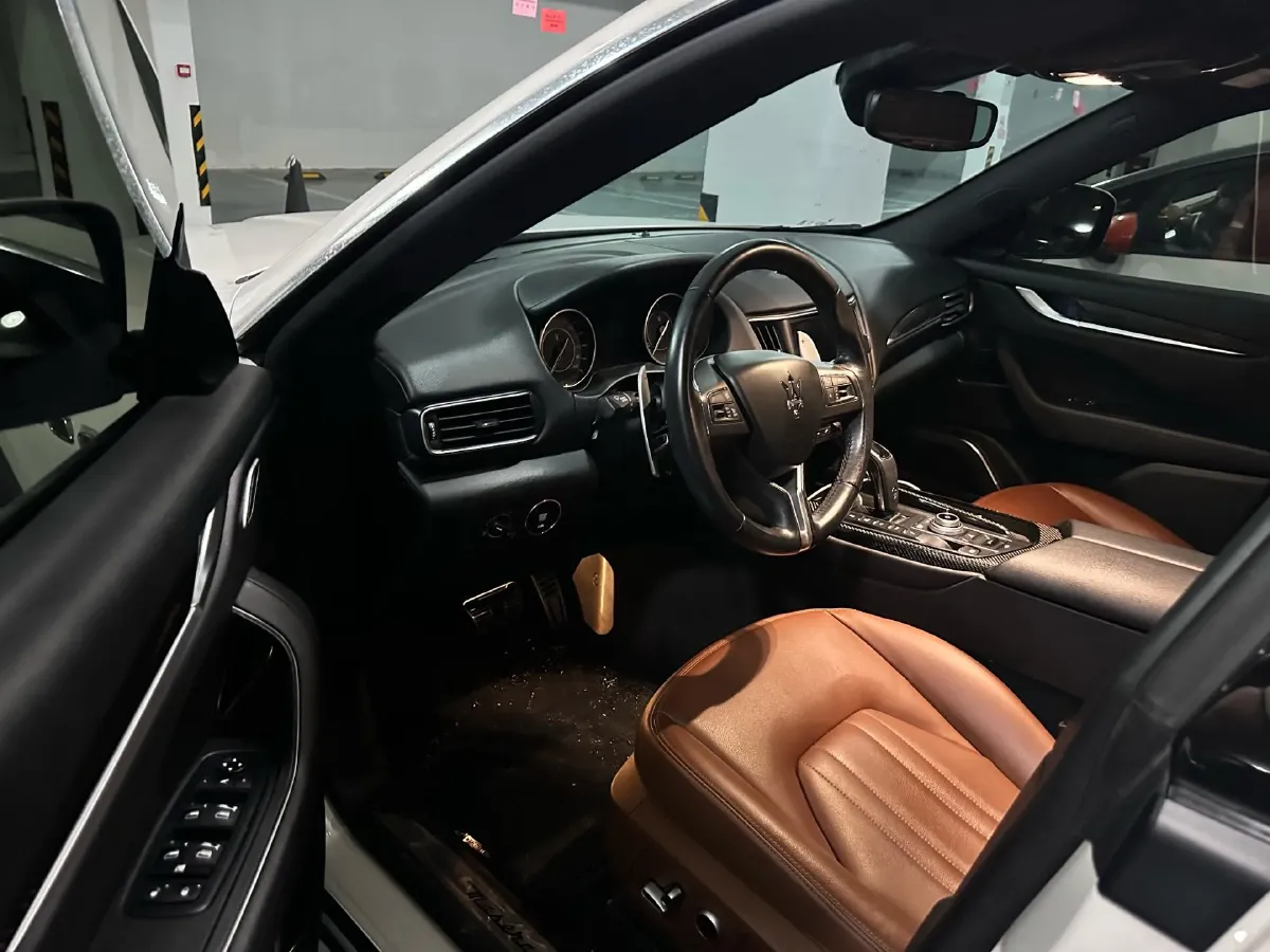 2021 Maserati Levante 3.0T 350HP V6 8AT,autocango,china used car exporter,china ev exporter,chinese used car exporter,chinese used ev exporter