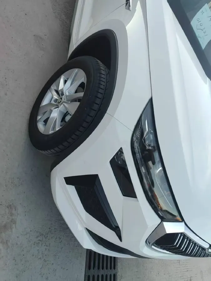 2025 Skoda Kodiak 2.0T 186HP L4 7DCT,autocango,china used car exporter,china ev exporter,chinese used car exporter,chinese used ev exporter