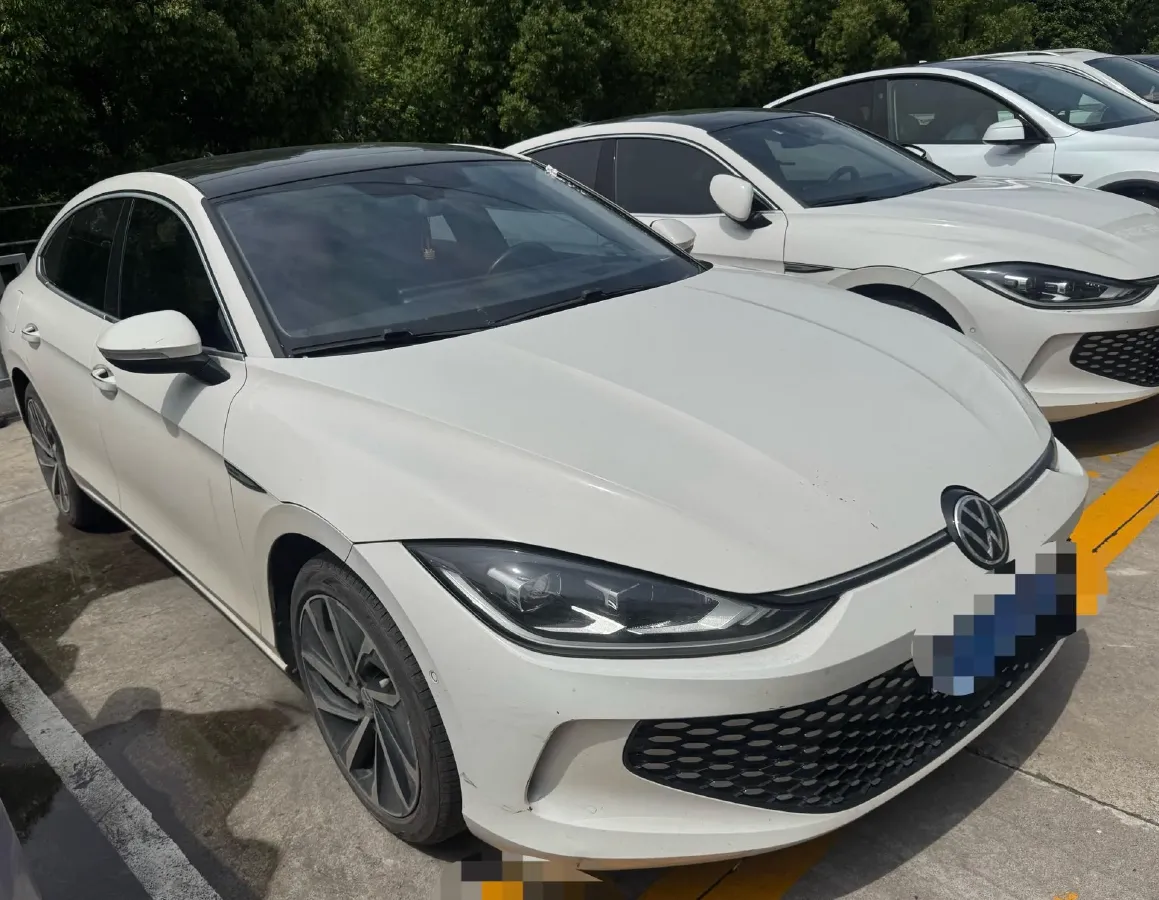 2022 Skoda Superb 2.0T 186HP L4 7DCT,autocango,china used car exporter,china ev exporter,chinese used car exporter,chinese used ev exporter