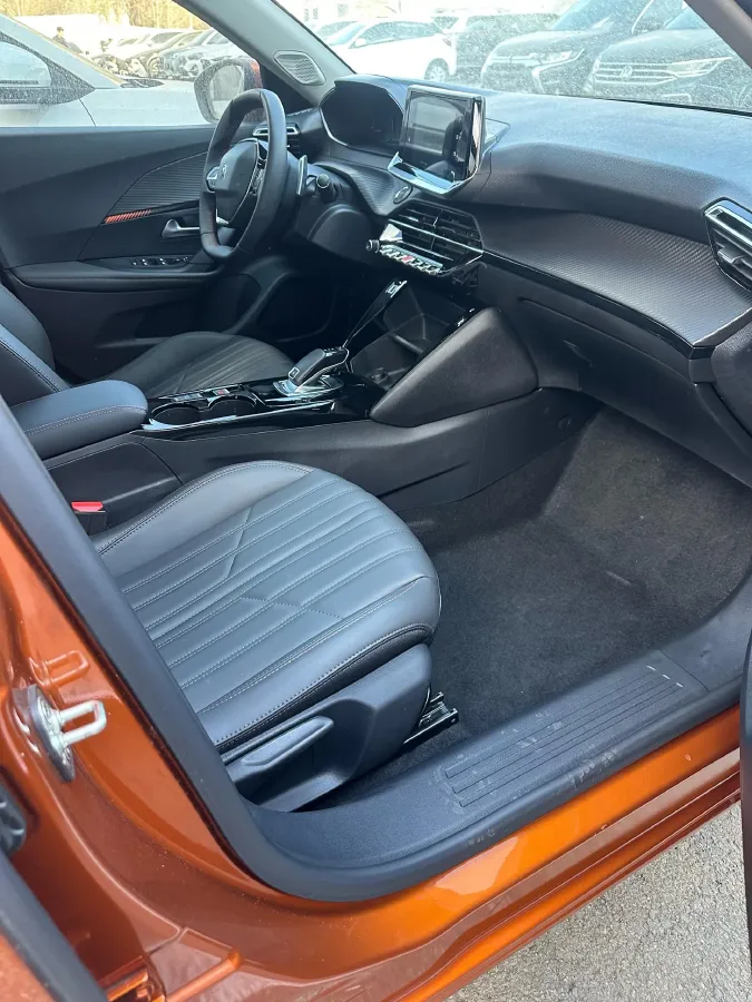 2022 Peugeot 2008 1.2T 136HP L3 6DCT,autocango,china used car exporter,china ev exporter,chinese used car exporter,chinese used ev exporter