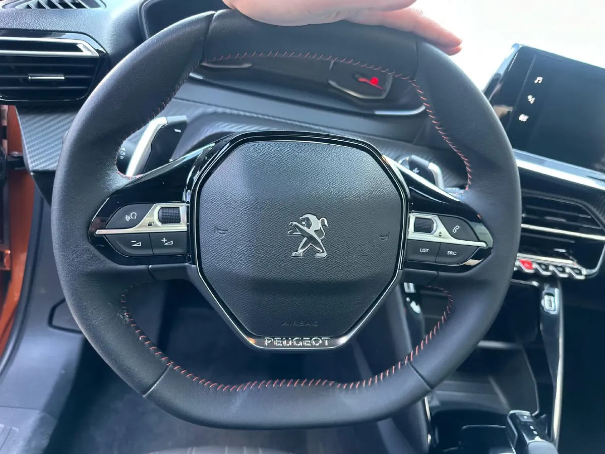 2022 Peugeot 2008 1.2T 136HP L3 6DCT,autocango,china used car exporter,china ev exporter,chinese used car exporter,chinese used ev exporter