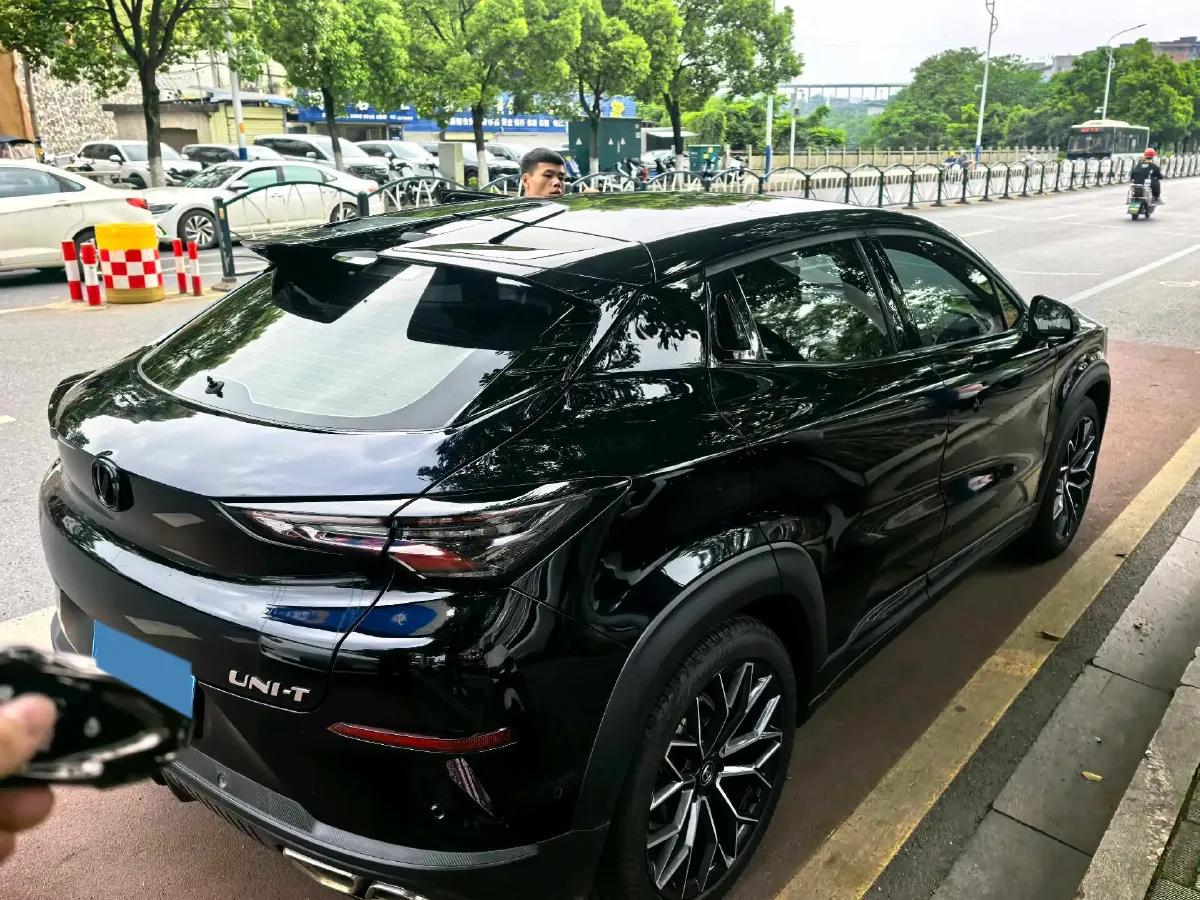 2022 ChangAn UNI-T 1.5T 188HP L4 7DCT,autocango,china used car exporter,china ev exporter,chinese used car exporter,chinese used ev exporter
