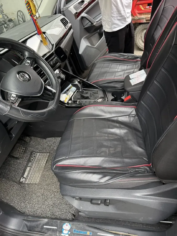 2019 Jeep Cherokee 2.0T 234HP L4 9AT,autocango,china used car exporter,china ev exporter,chinese used car exporter,chinese used ev exporter