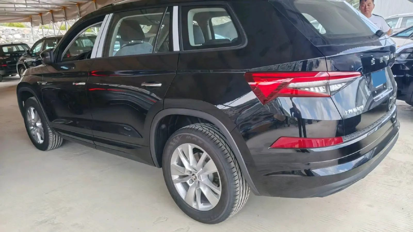 2025 Skoda Kodiak 2.0T 186HP L4 7DCT,autocango,china used car exporter,china ev exporter,chinese used car exporter,chinese used ev exporter