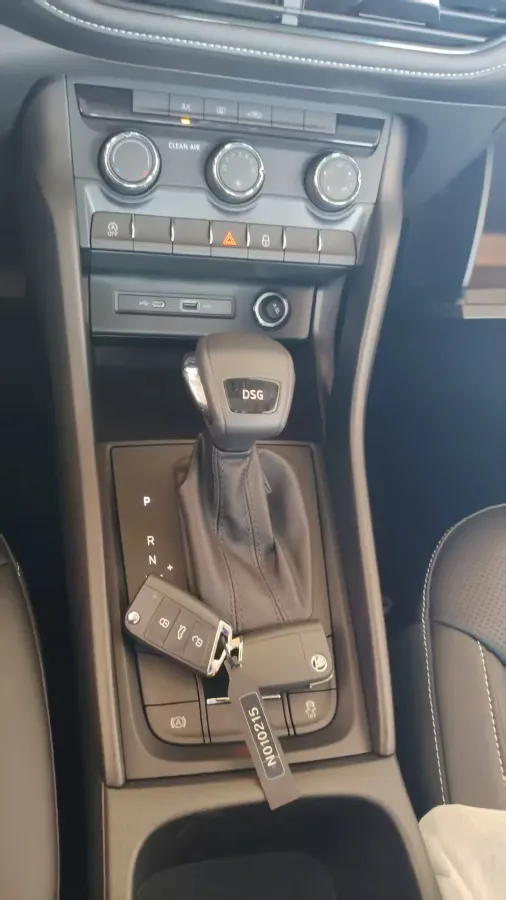 2025 Skoda Kodiak 2.0T 186HP L4 7DCT,autocango,china used car exporter,china ev exporter,chinese used car exporter,chinese used ev exporter