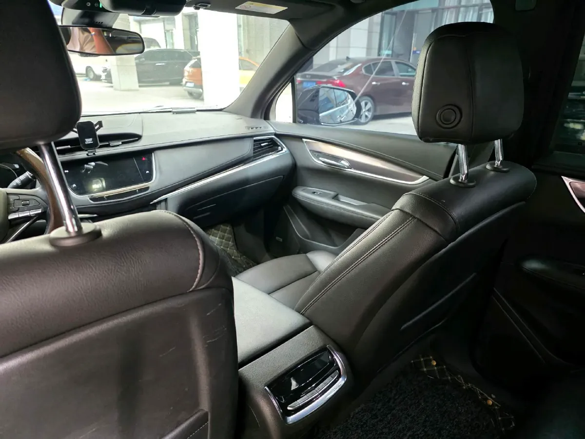 2022 Cadillac XT6 2.0T 237HP L4 9AT,autocango,china used car exporter,china ev exporter,chinese used car exporter,chinese used ev exporter