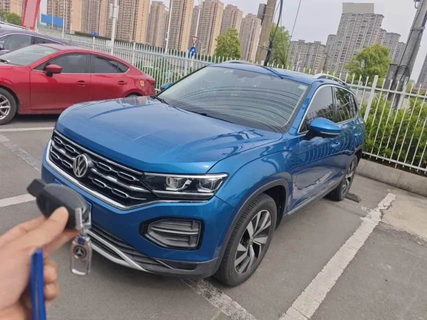 2019 Jeep Cherokee 2.0T 234HP L4 9AT,autocango,china used car exporter,china ev exporter,chinese used car exporter,chinese used ev exporter