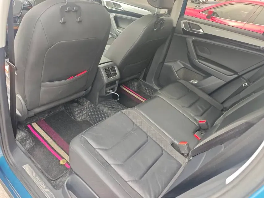 2019 Jeep Cherokee 2.0T 234HP L4 9AT,autocango,china used car exporter,china ev exporter,chinese used car exporter,chinese used ev exporter