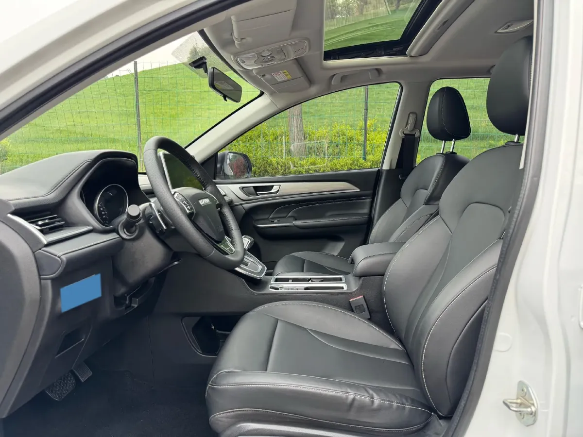 2021 Haval M6 1.5T 150HP L4 7DCT,autocango,china used car exporter,china ev exporter,chinese used car exporter,chinese used ev exporter