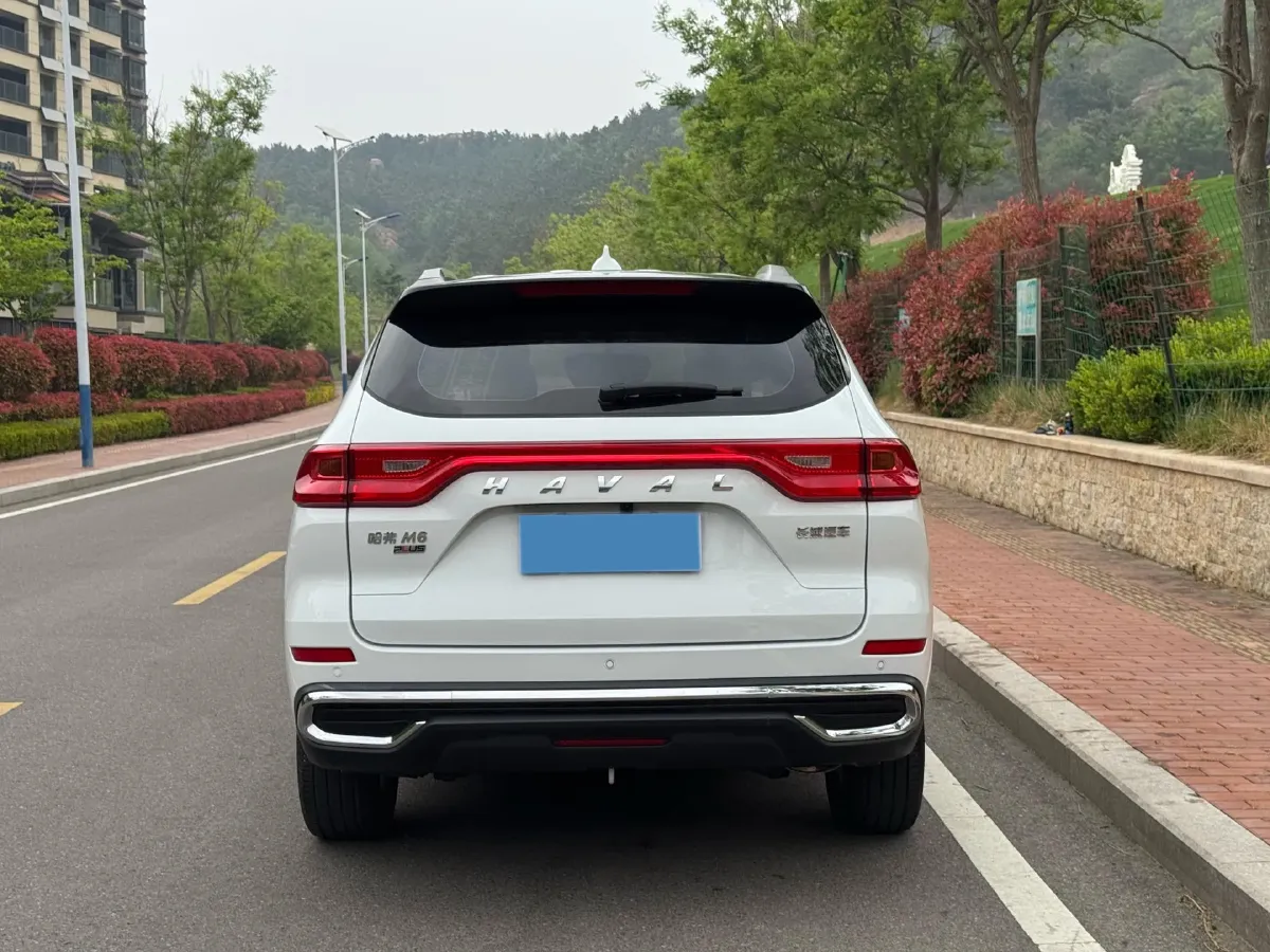 2021 Haval M6 1.5T 150HP L4 7DCT,autocango,china used car exporter,china ev exporter,chinese used car exporter,chinese used ev exporter