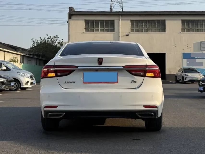 2020 Roewe i6 1.5T 169HP L4 7DCT,autocango,china used car exporter,china ev exporter,chinese used car exporter,chinese used ev exporter