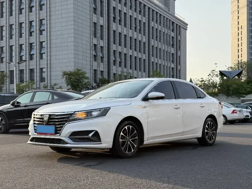 2020 Roewe i6 1.5T 169HP L4 7DCT,autocango,china used car exporter,china ev exporter,chinese used car exporter,chinese used ev exporter