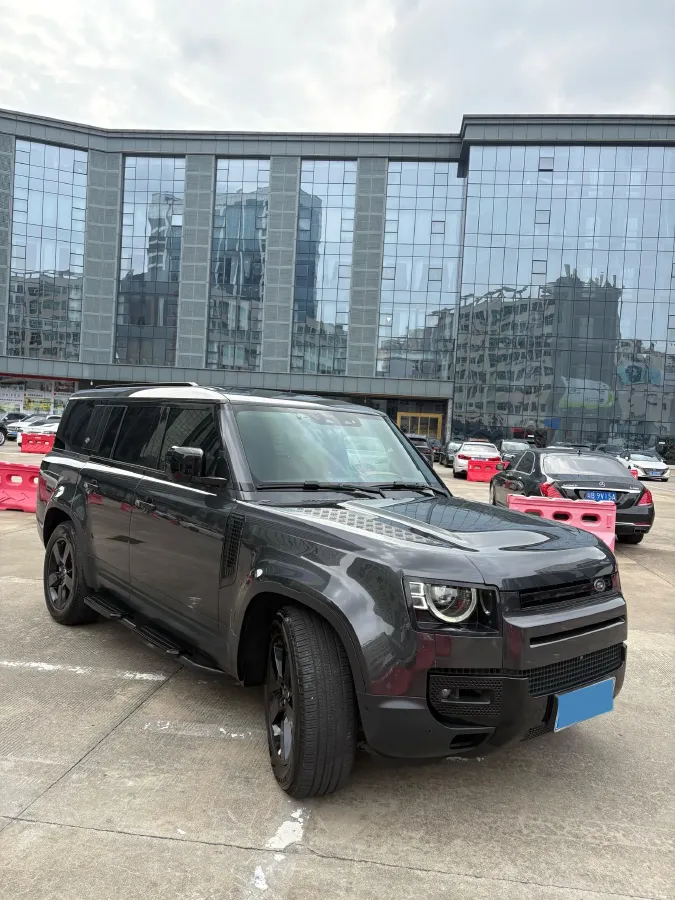 2023 Land Rover Defender 3.0T 400HP L6 8AT,autocango,china used car exporter,china ev exporter,chinese used car exporter,chinese used ev exporter