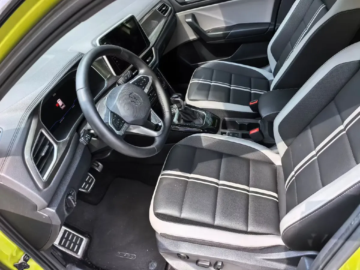 2023 Volkswagen T-Roc 1.5T 160HP L4 7DCT,autocango,china used car exporter,china ev exporter,chinese used car exporter,chinese used ev exporter