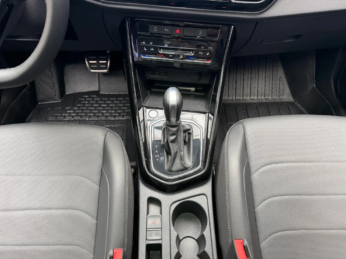 2021 Jetta VS7 1.4T 150HP L4 6AT,autocango,china used car exporter,china ev exporter,chinese used car exporter,chinese used ev exporter