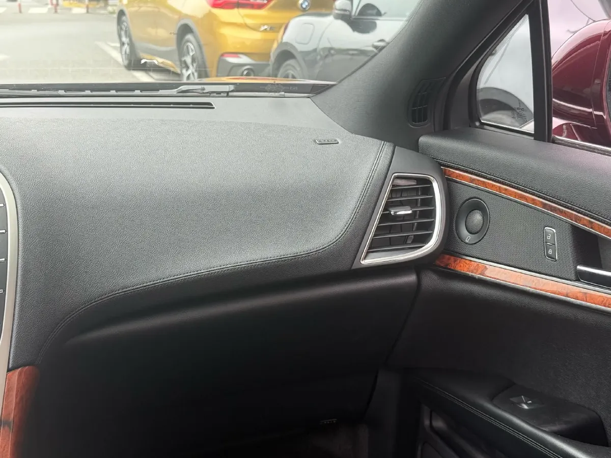 2019 Lincoln Nautilus 2.7T 329HP V6 8AT,autocango,china used car exporter,china ev exporter,chinese used car exporter,chinese used ev exporter