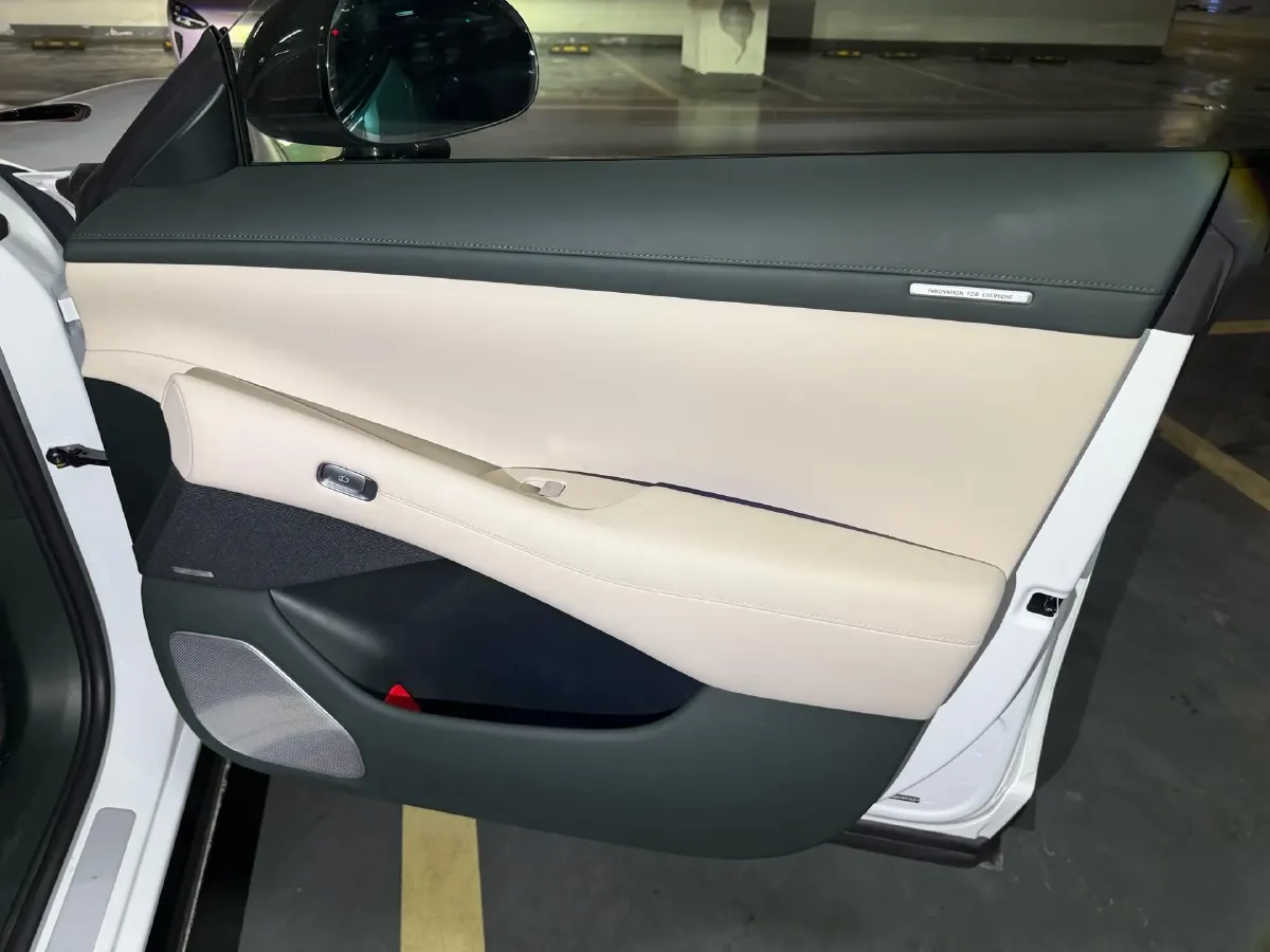 2025 MI YU7 BEV 101.7KWH,autocango,china used car exporter,china ev exporter,chinese used car exporter,chinese used ev exporter