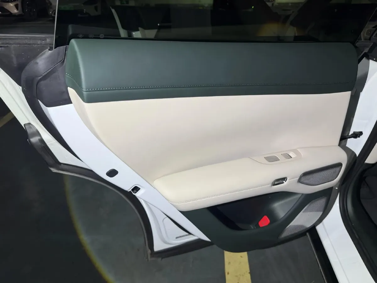 2025 MI YU7 BEV 101.7KWH,autocango,china used car exporter,china ev exporter,chinese used car exporter,chinese used ev exporter