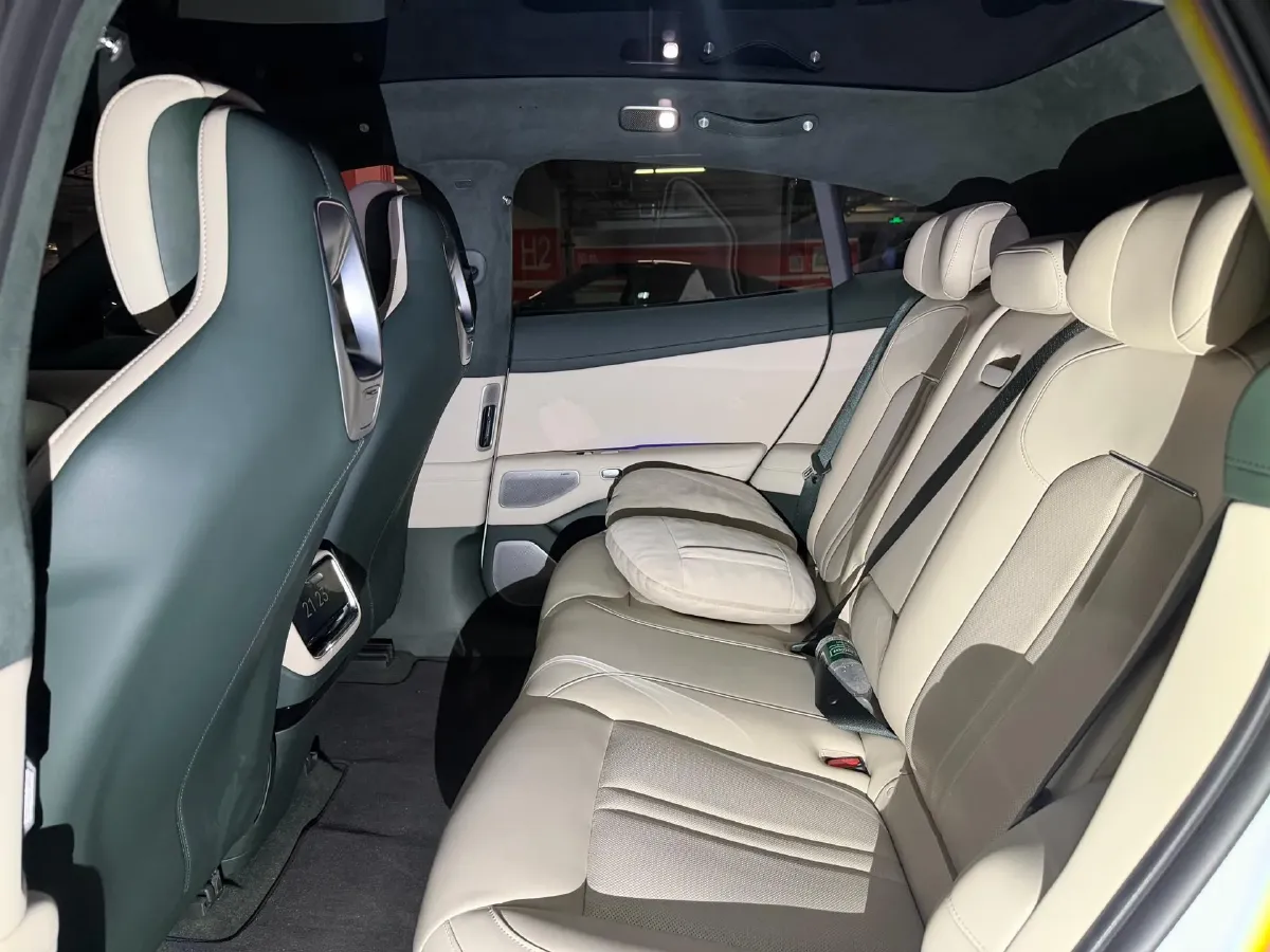 2025 MI YU7 BEV 101.7KWH,autocango,china used car exporter,china ev exporter,chinese used car exporter,chinese used ev exporter