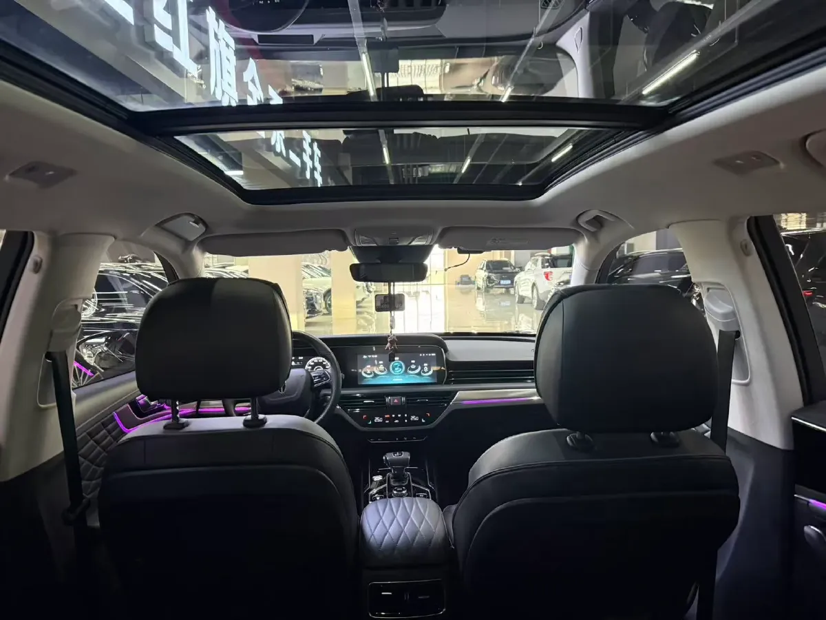 2022 HongQi HS5 2.0T 224HP L4 6AT,autocango,china used car exporter,china ev exporter,chinese used car exporter,chinese used ev exporter