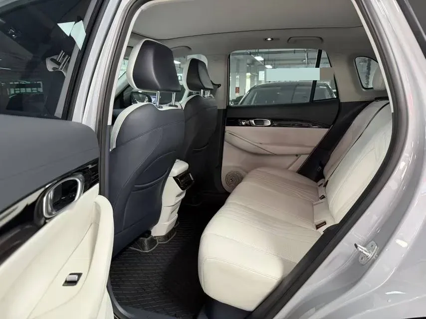 2024 Geely Emgrand L HiP 1.5T 181HP L4 3DHT PHEV 15.5KWH,autocango,china used car exporter,china ev exporter,chinese used car exporter,chinese used ev exporter