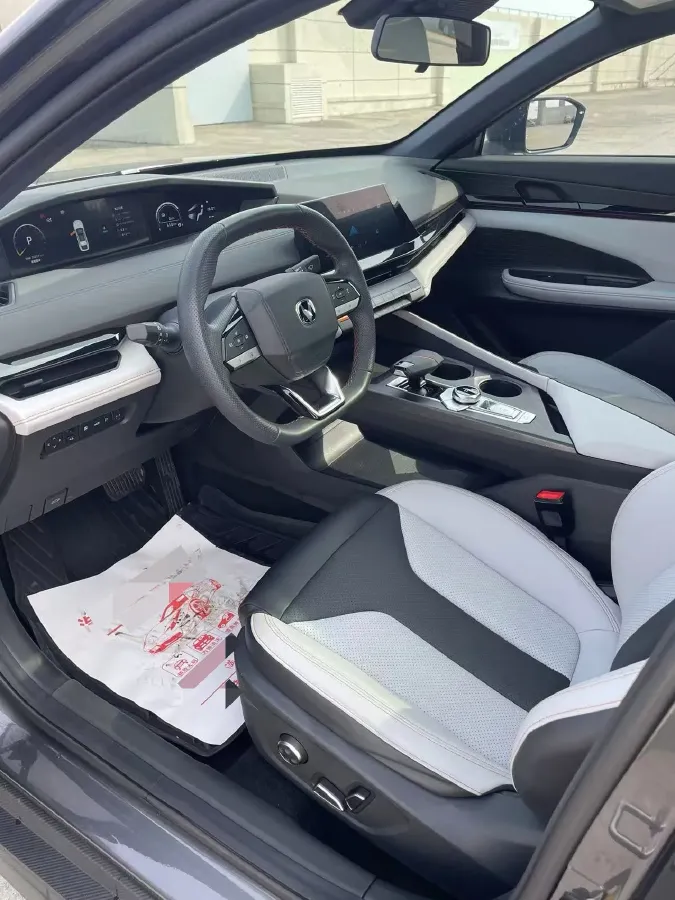 2024 ChangAn UNI-V iDD 1.5L 110HP L4 E-CVT PHEV 18.99KWH,autocango,china used car exporter,china ev exporter,chinese used car exporter,chinese used ev exporter