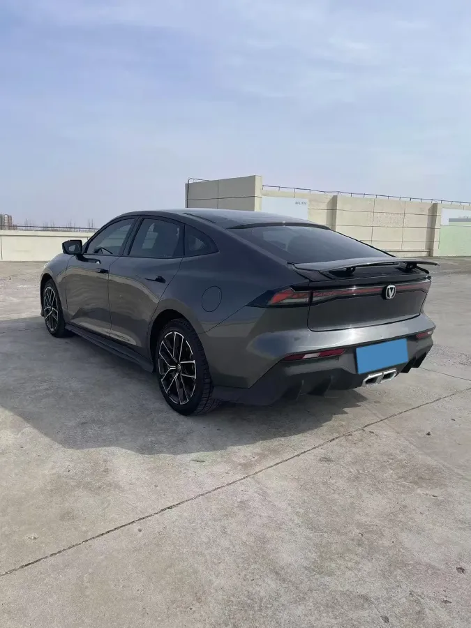 2024 ChangAn UNI-V iDD 1.5L 110HP L4 E-CVT PHEV 18.99KWH,autocango,china used car exporter,china ev exporter,chinese used car exporter,chinese used ev exporter