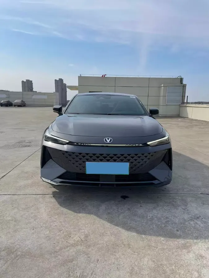 2024 ChangAn UNI-V iDD 1.5L 110HP L4 E-CVT PHEV 18.99KWH,autocango,china used car exporter,china ev exporter,chinese used car exporter,chinese used ev exporter