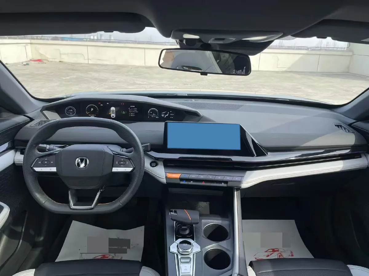 2024 ChangAn UNI-V iDD 1.5L 110HP L4 E-CVT PHEV 18.99KWH,autocango,china used car exporter,china ev exporter,chinese used car exporter,chinese used ev exporter