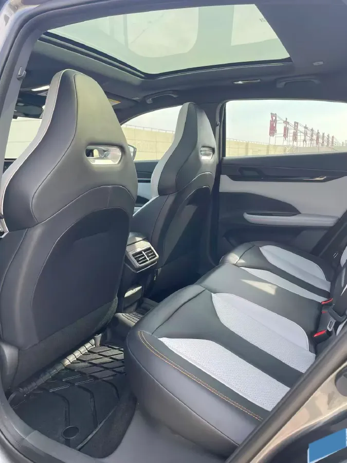 2024 ChangAn UNI-V iDD 1.5L 110HP L4 E-CVT PHEV 18.99KWH,autocango,china used car exporter,china ev exporter,chinese used car exporter,chinese used ev exporter