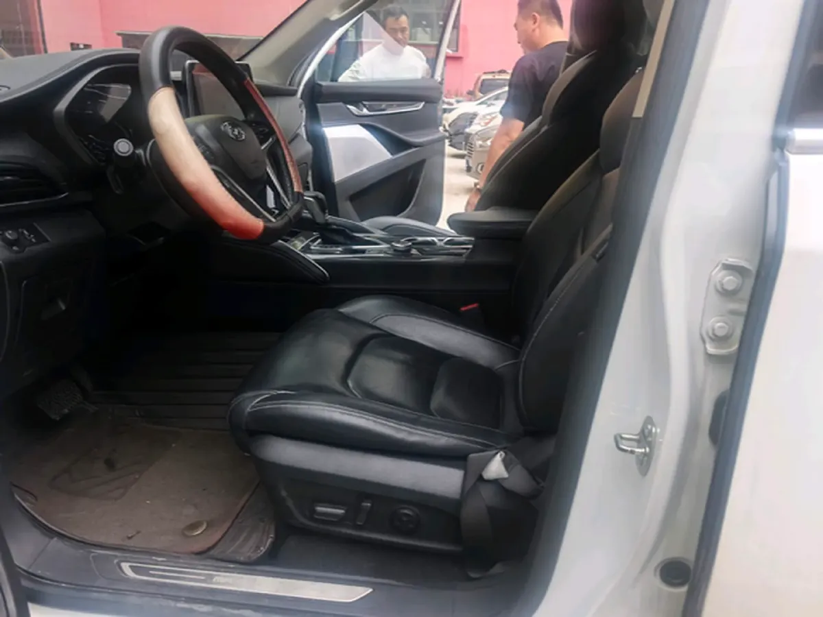 2017 MAXUS D90 2.0T 224HP L4 6AT,autocango,china used car exporter,china ev exporter,chinese used car exporter,chinese used ev exporter