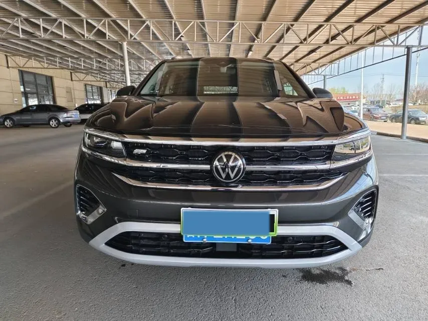 2023 Volkswagen Talagon 2.0T 220HP L4 7DCT,autocango,china used car exporter,china ev exporter,chinese used car exporter,chinese used ev exporter