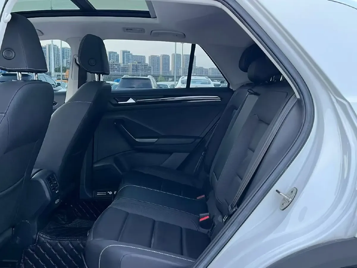 2021 Volkswagen T-Roc 1.4T 150HP L4 7DCT,autocango,china used car exporter,china ev exporter,chinese used car exporter,chinese used ev exporter