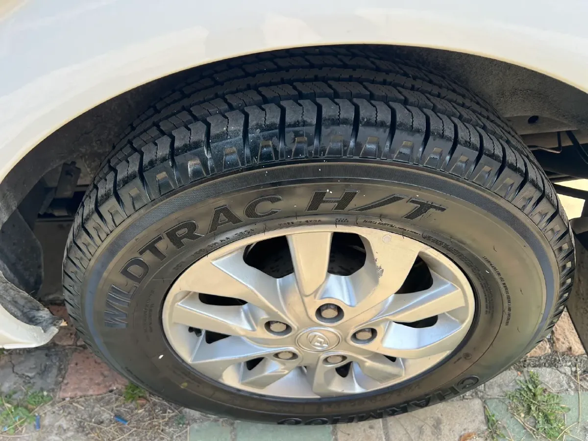 2021 MAXUS XinTu V80 2.0T 139HP L4 6MT,autocango,china used car exporter,china ev exporter,chinese used car exporter,chinese used ev exporter