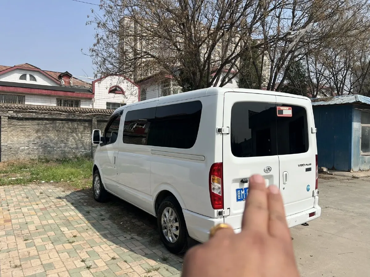 2021 MAXUS XinTu V80 2.0T 139HP L4 6MT,autocango,china used car exporter,china ev exporter,chinese used car exporter,chinese used ev exporter