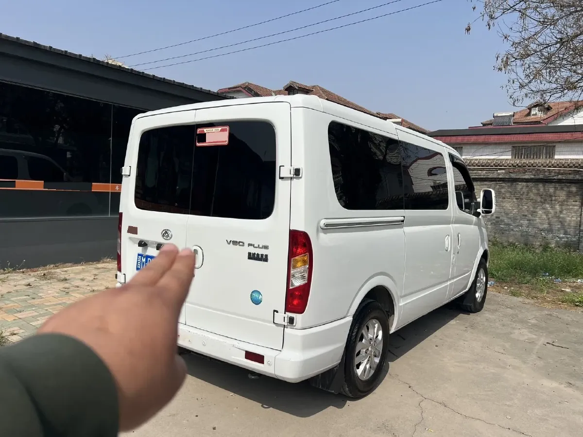 2021 MAXUS XinTu V80 2.0T 139HP L4 6MT,autocango,china used car exporter,china ev exporter,chinese used car exporter,chinese used ev exporter
