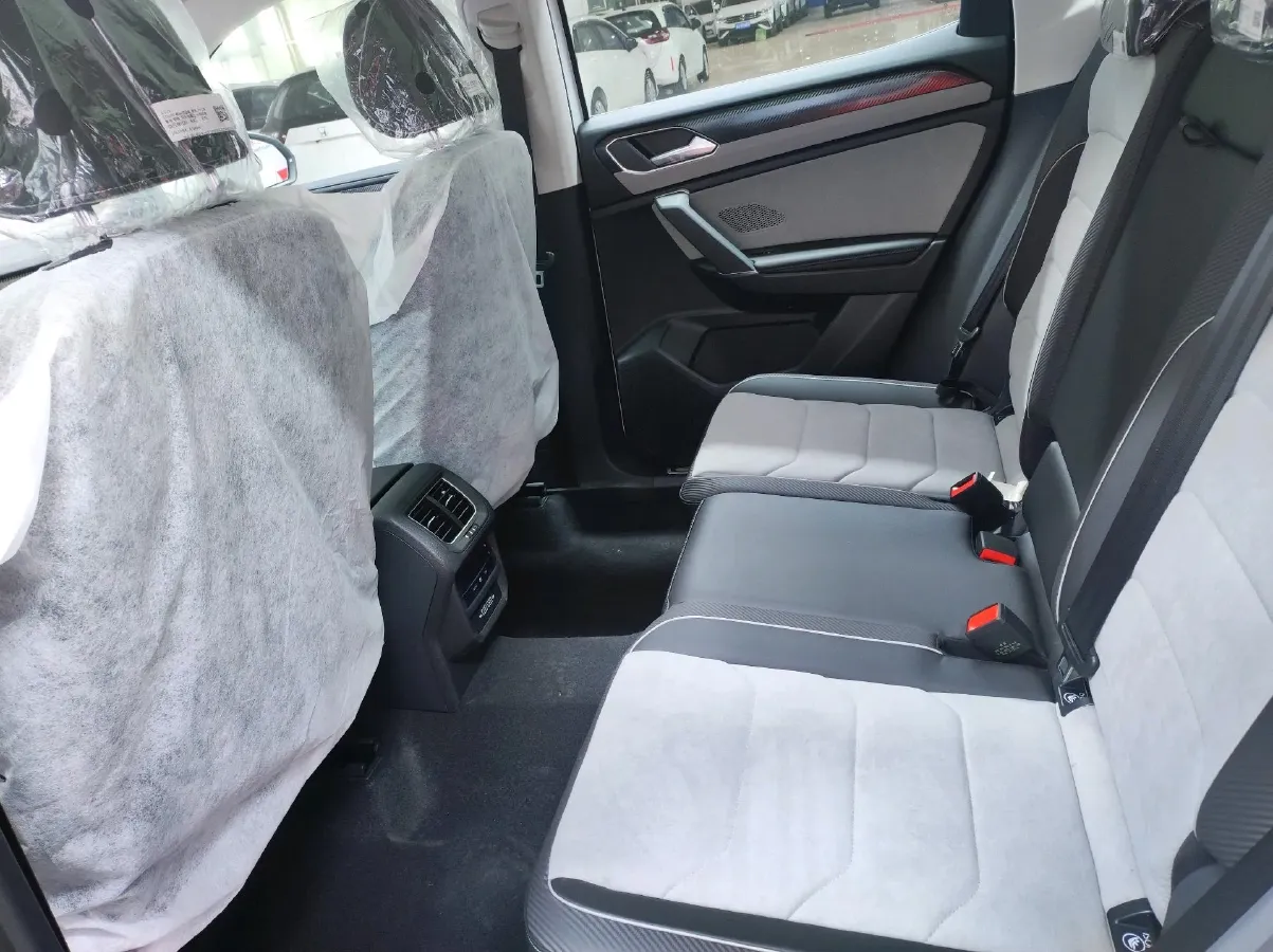 2024 Volkswagen Tayron X 2.0T 186HP L4 7DCT,autocango,china used car exporter,china ev exporter,chinese used car exporter,chinese used ev exporter