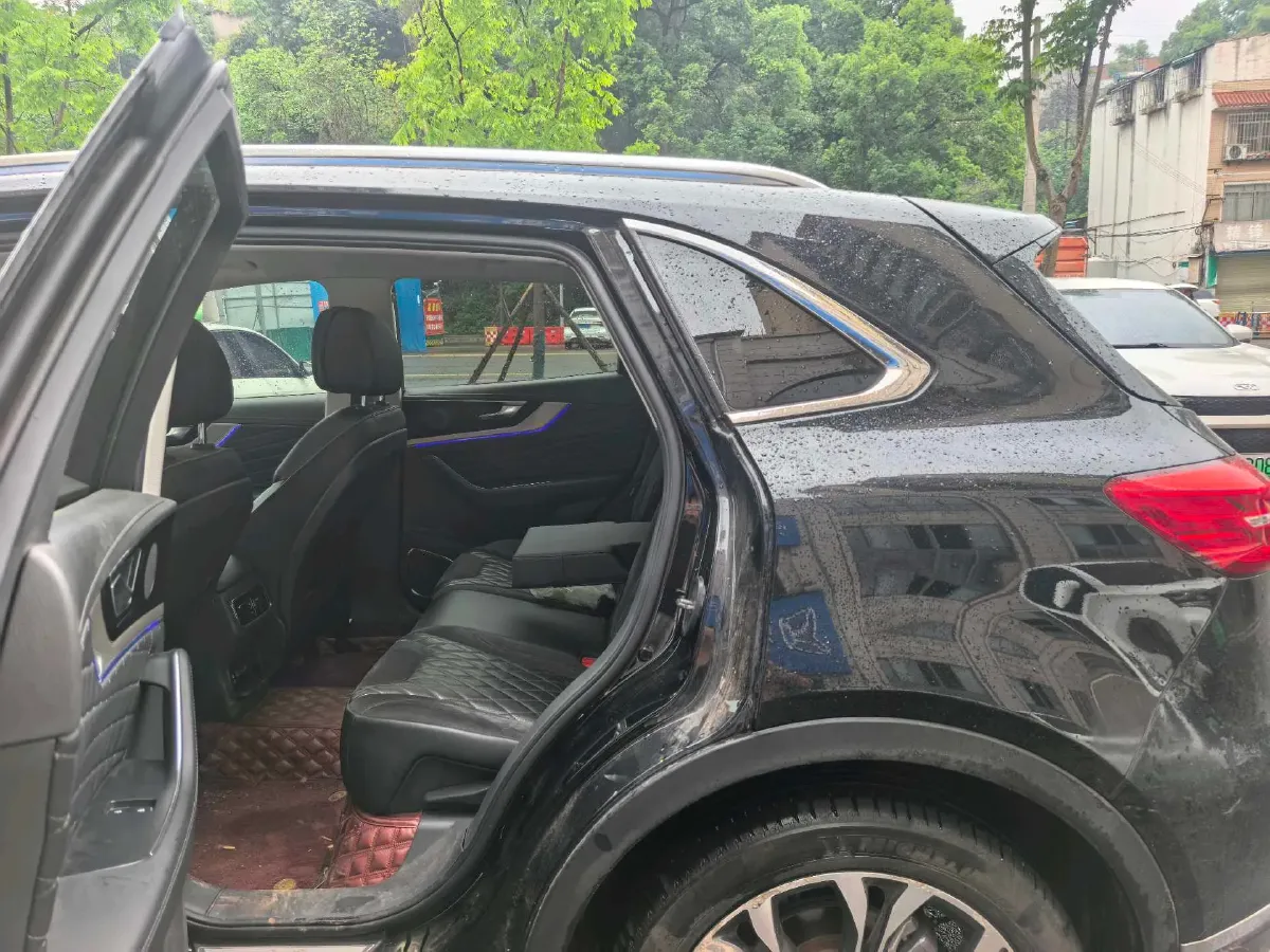 2022 HongQi HS5 2.0T 224HP L4 6AT,autocango,china used car exporter,china ev exporter,chinese used car exporter,chinese used ev exporter