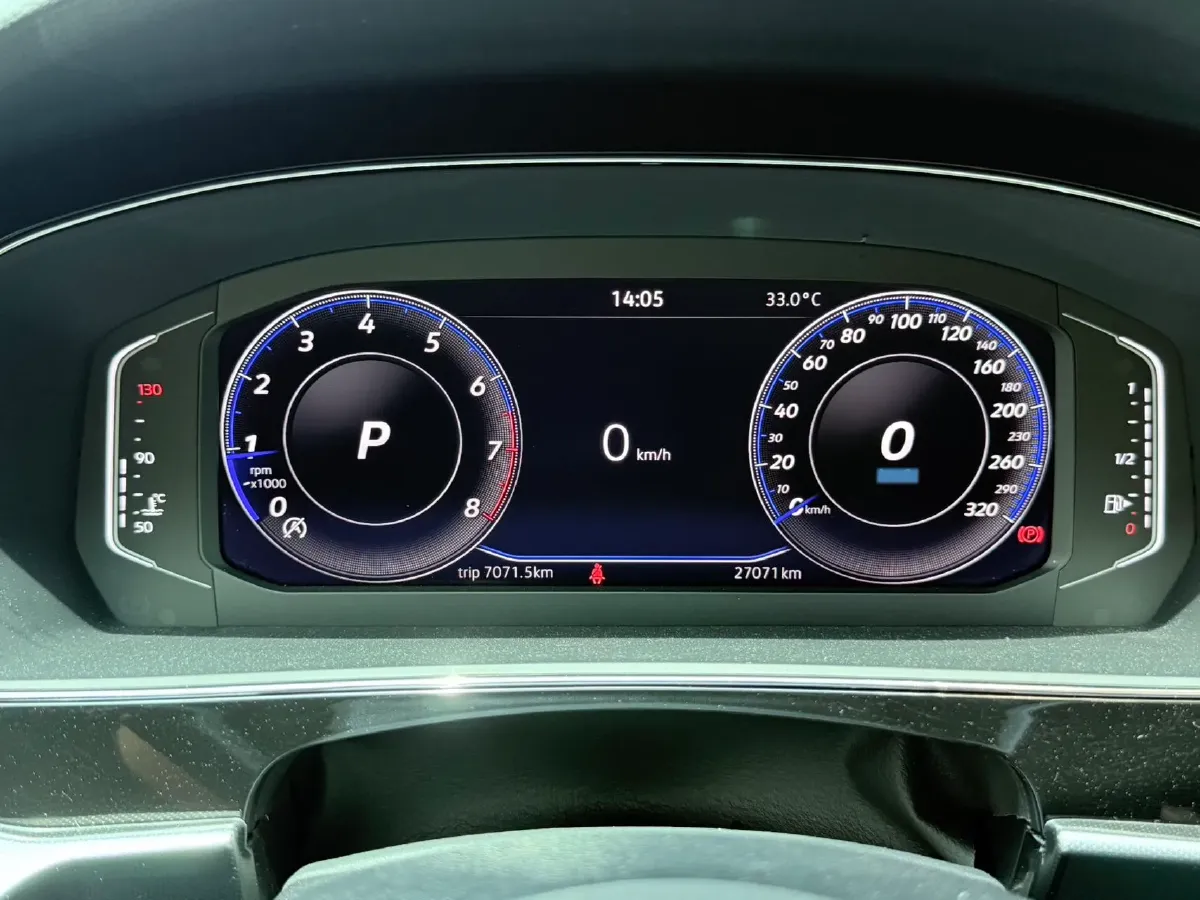 2025 Volkswagen Passat 2.0T 220HP L4 7DCT,autocango,china used car exporter,china ev exporter,chinese used car exporter,chinese used ev exporter