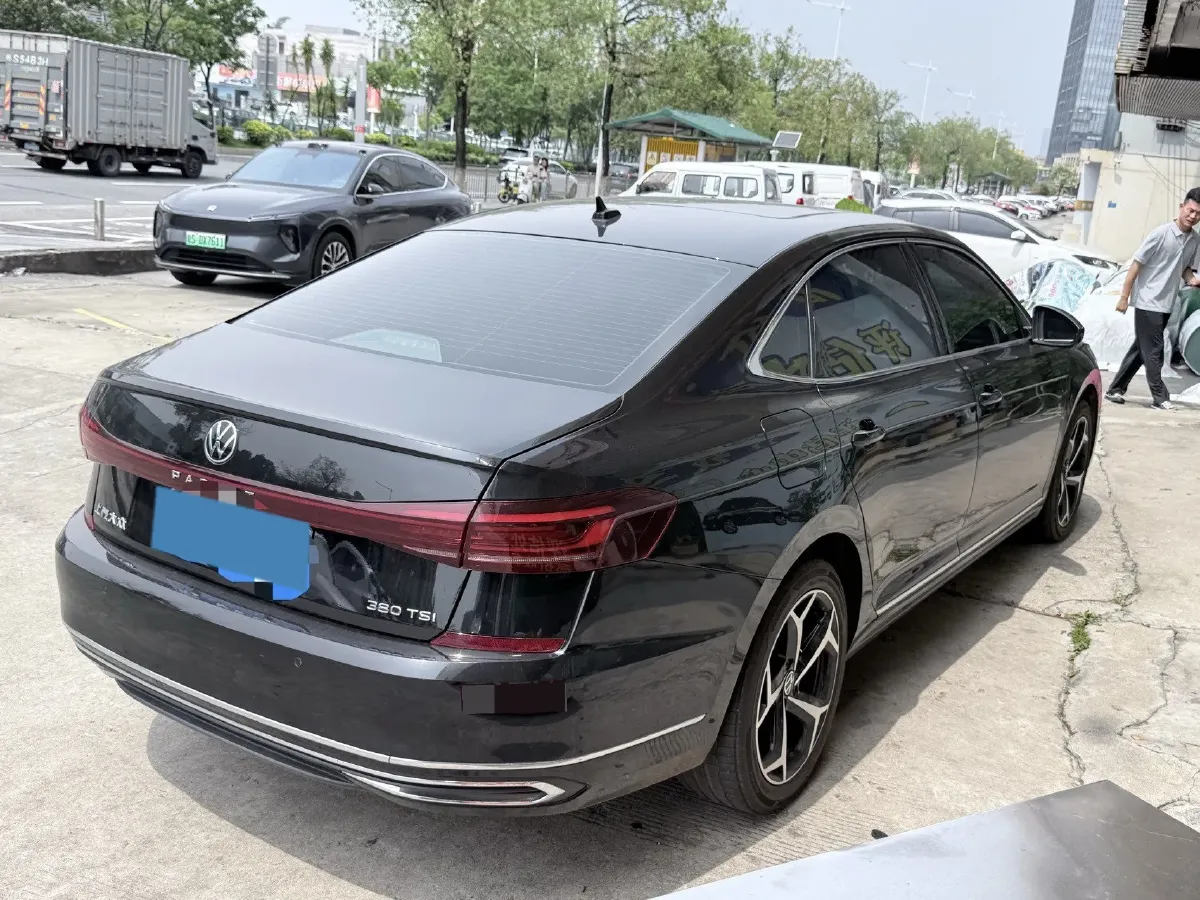 2025 Volkswagen Passat 2.0T 220HP L4 7DCT,autocango,china used car exporter,china ev exporter,chinese used car exporter,chinese used ev exporter