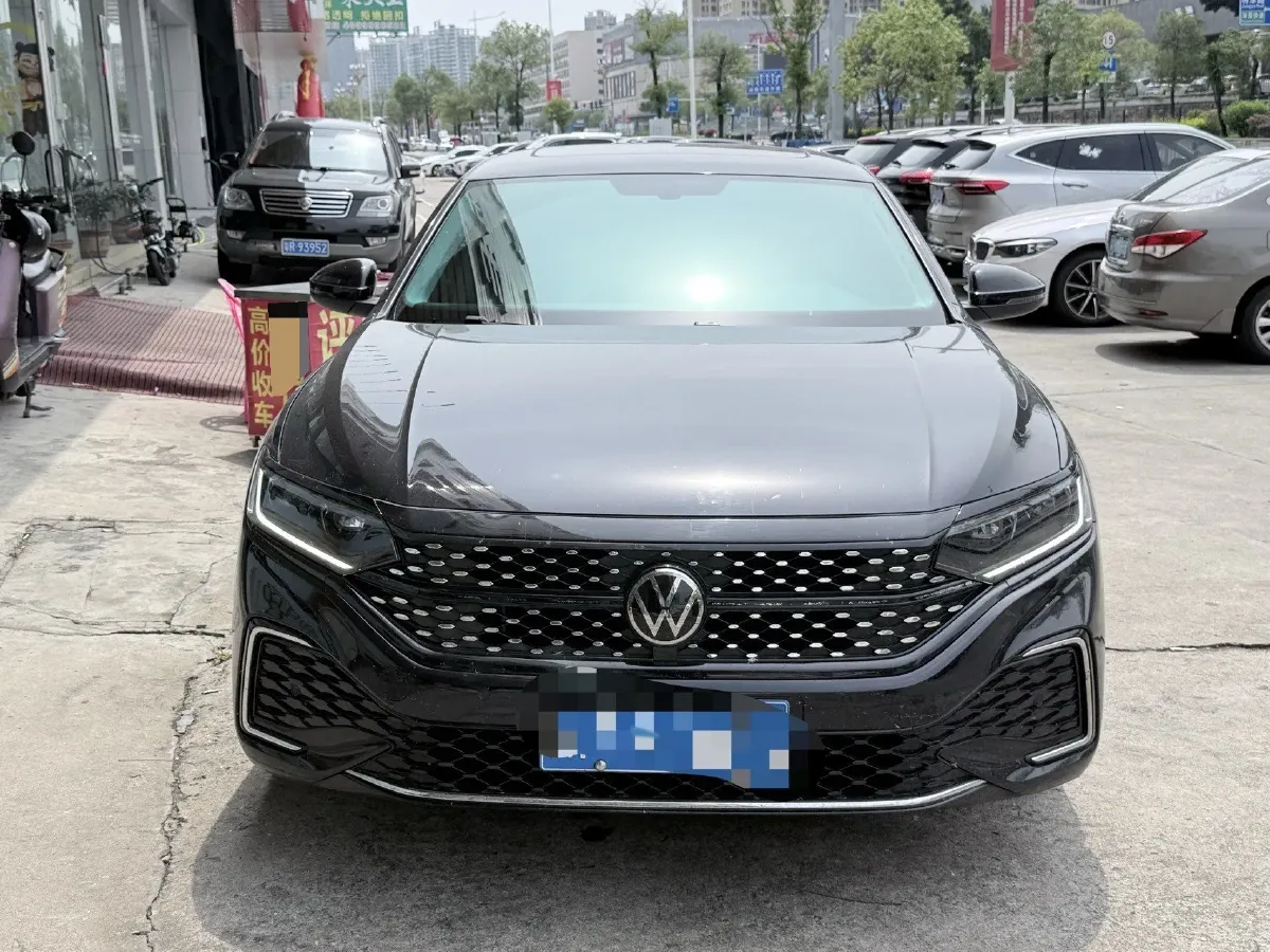 2025 Volkswagen Passat 2.0T 220HP L4 7DCT,autocango,china used car exporter,china ev exporter,chinese used car exporter,chinese used ev exporter
