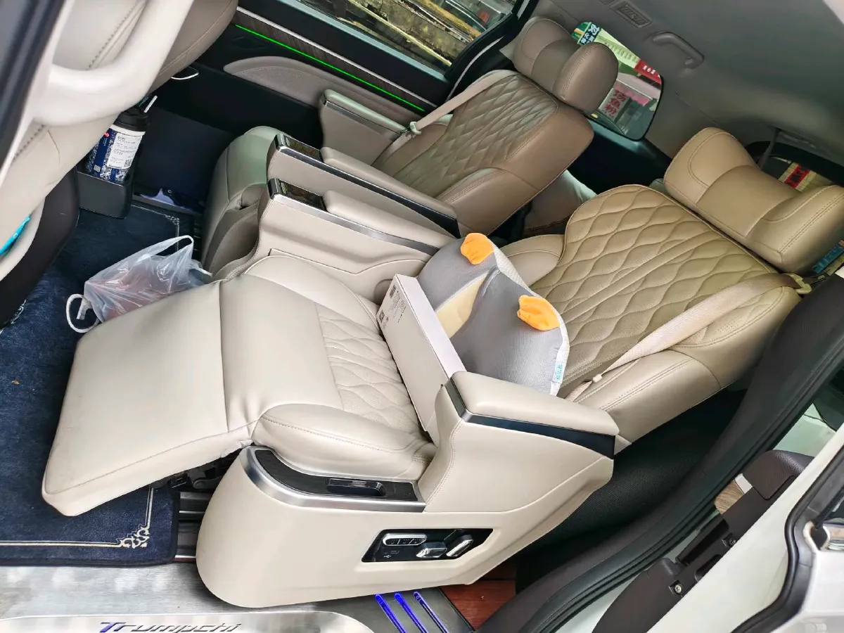 2021 GAC Trumpchi M8 2.0T 252HP L4 8AT,autocango,china used car exporter,china ev exporter,chinese used car exporter,chinese used ev exporter