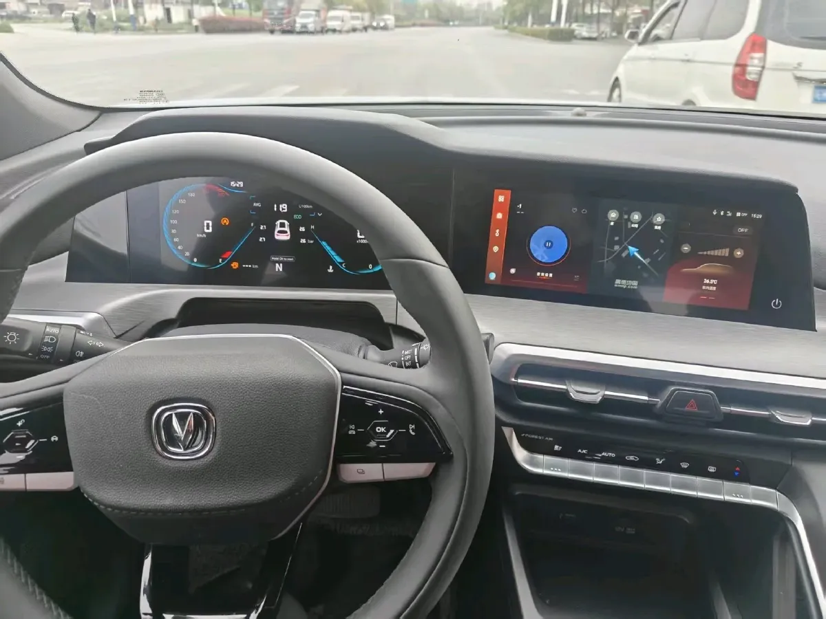 2023 ChangAn CS35 Plus 1.4T 160HP L4 7DCT,autocango,china used car exporter,china ev exporter,chinese used car exporter,chinese used ev exporter