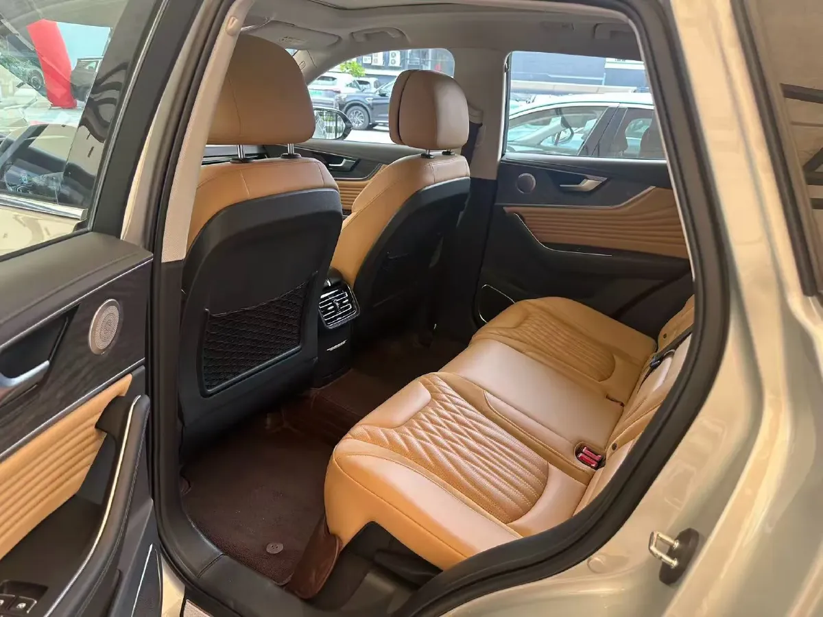 2023 HongQi HS5 2.0T 252HP L4 8AT,autocango,china used car exporter,china ev exporter,chinese used car exporter,chinese used ev exporter